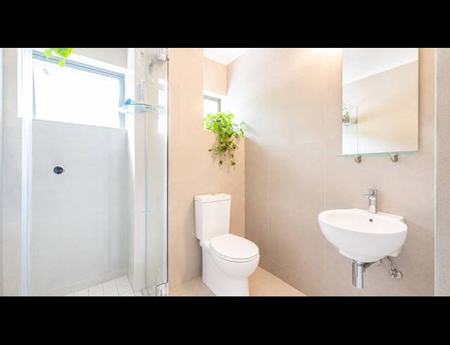 3 BEDROOM APARTMENT TO LET IN HOUT BAY CENTRAL